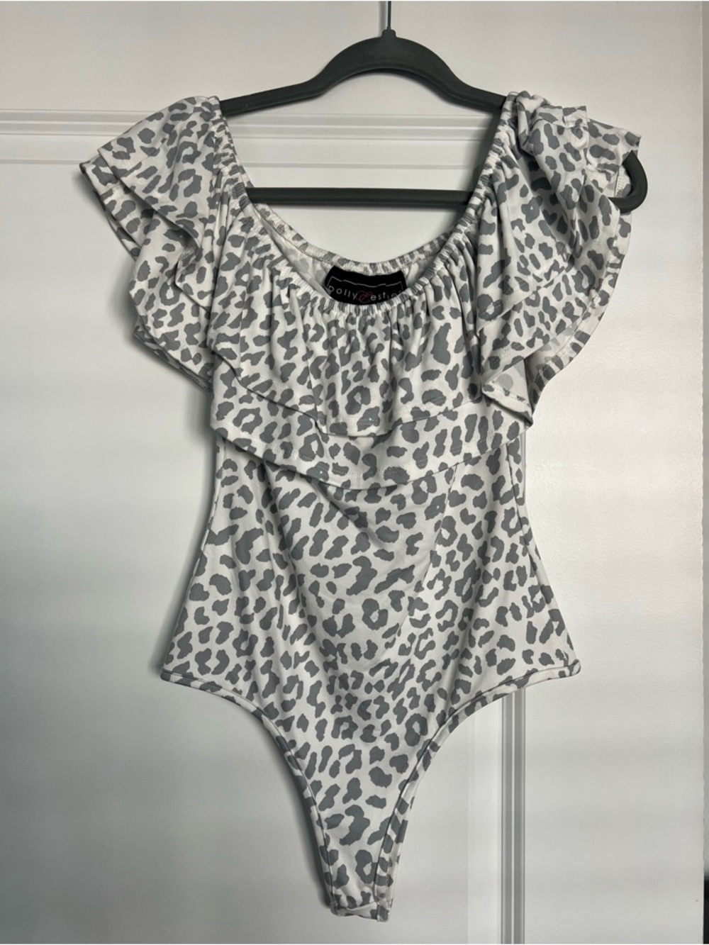 Polly & Esther Gray Leopard Ruffle body suit